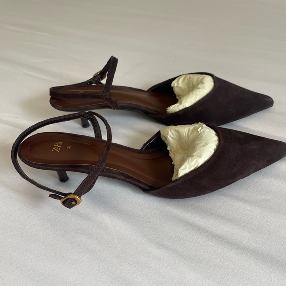 Like New Zara Deep Brown Suede Pointed Toe Mary Jane Kitten Heel EU 36 | US 6 - Picture 5 of 16